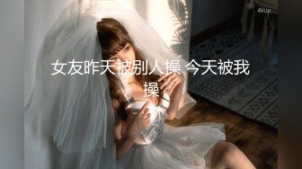 【新片速遞】  这超级贫乳美眉 被大鸡吧无套爆操 要飞起来了 最后拔枪怒射 