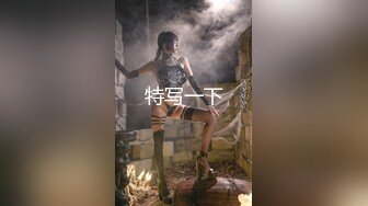 夜店约了个极品妹子 带到酒店脚上自己兄弟一起操 双管齐下直接把妹子 操的高潮痉挛