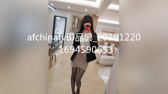 商场白色隔板全景后拍多位美女尿尿1 (5)