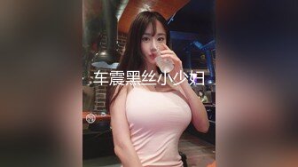 尾随偷拍两个美女裙底风光 极品黑丝无内美女.中途还换了一条骚黑丝+长裙靓女独自逛街玩手机无防备透明内内