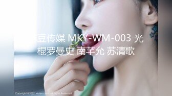 白白胖胖豐滿女友，小心翼翼拿紙巾給男友擦J8，愛惜用嘴吞吐