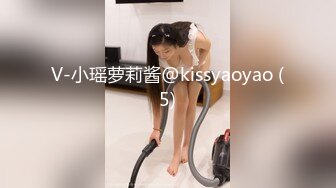 【新片速遞】漂亮美女多P 不用急 这么漂亮这么粉嫩的鲍鱼今天人人有份 精液把小穴灌的满满的