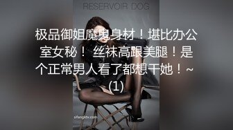 商场多角度偷拍漂亮美女 这B黑的太离谱了 典型的人美B遭罪