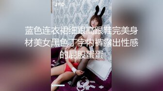 3P人妻，饥渴人妻强撸内射