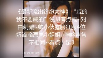 小妲己主播【烈焰红唇小风骚】福利视频，牛仔控，最骚少妇，指甲红色，粉穴骚逼，插得够爽，喷水！